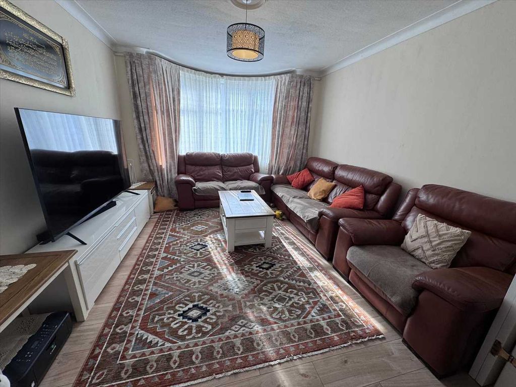 Property photo 2 of 11