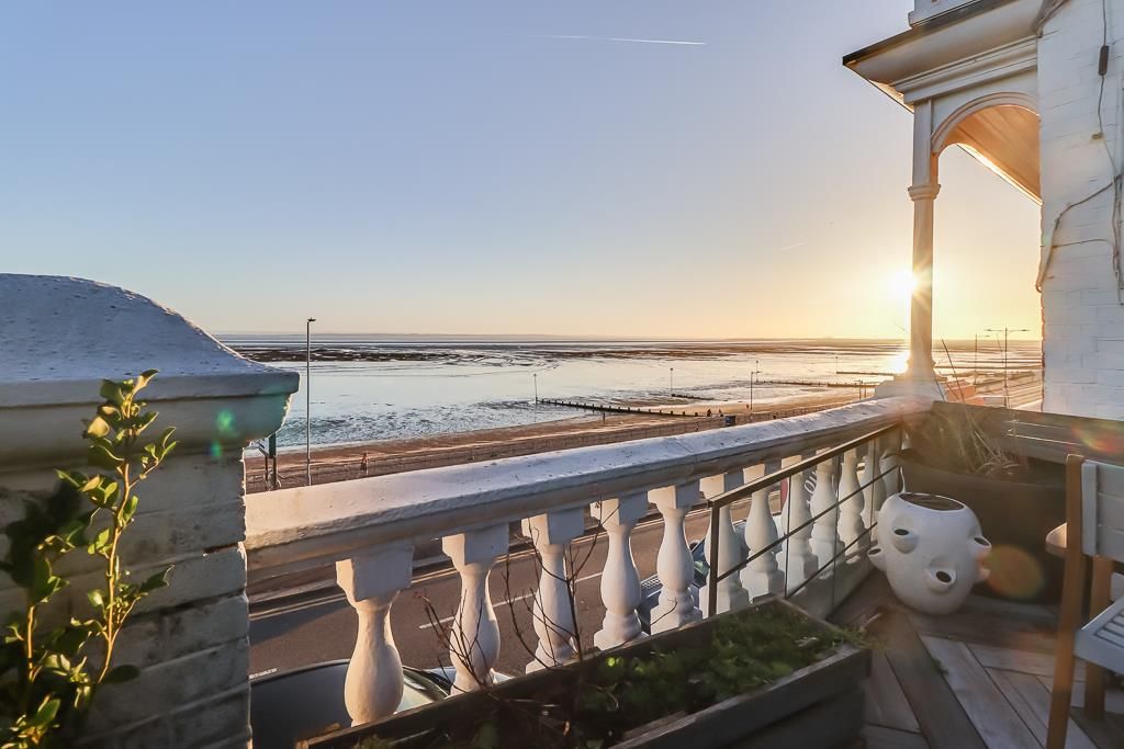 Property photo 1 of 29 Balcony