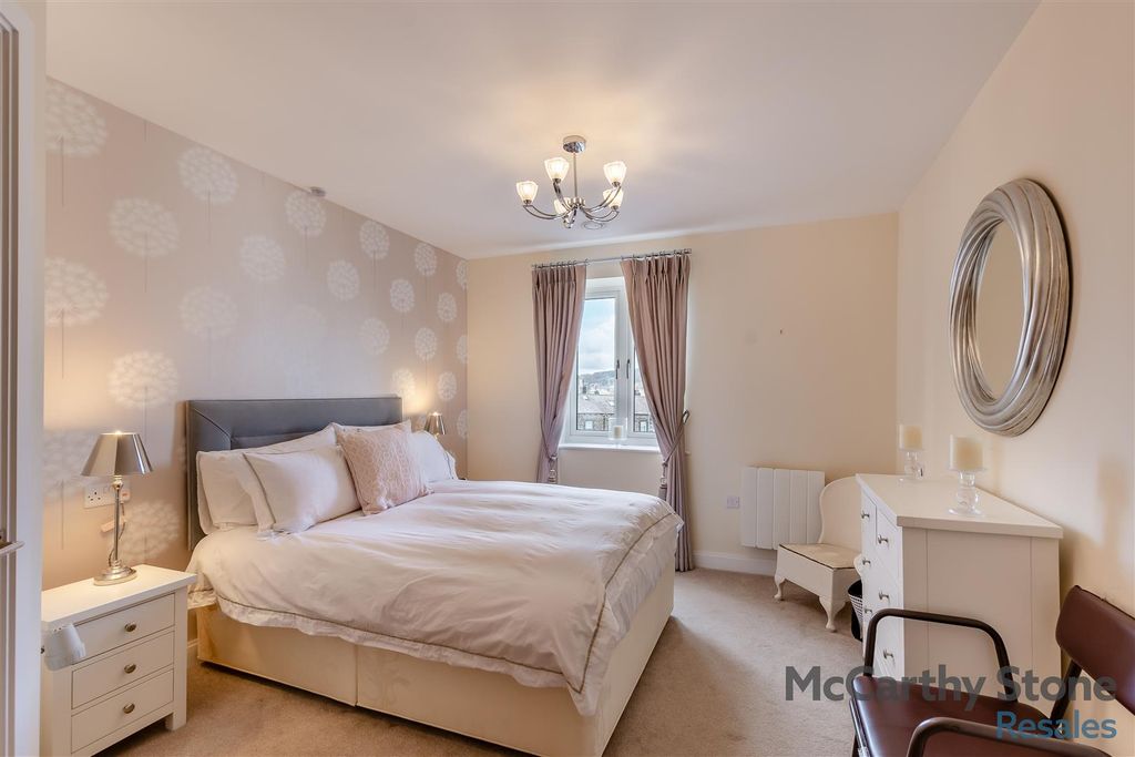 Property photo 3 of 20 8639913-Interior06.Jpg