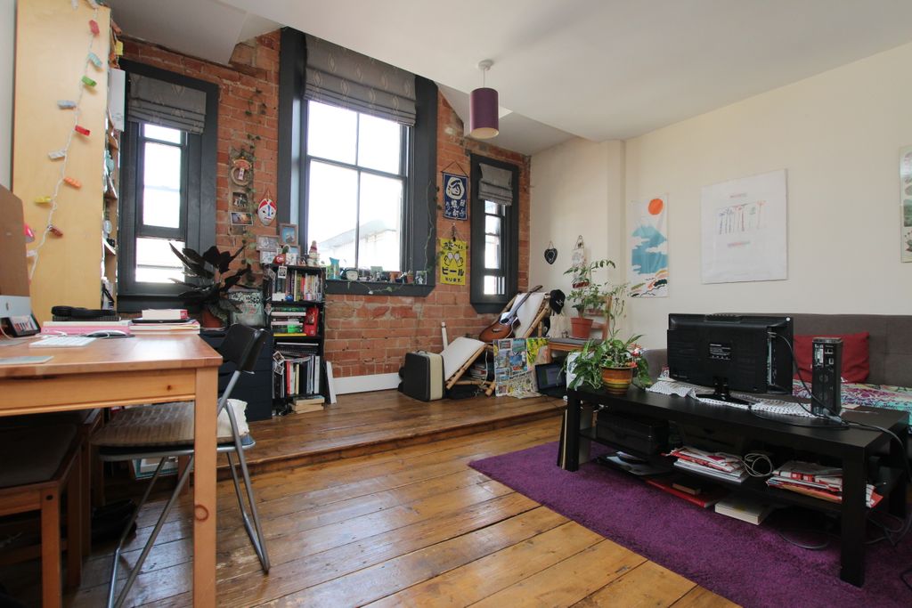 Property photo 2 of 6 Main