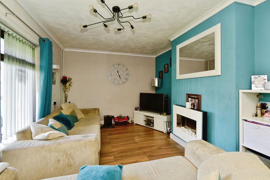 Property photo 2 of 15