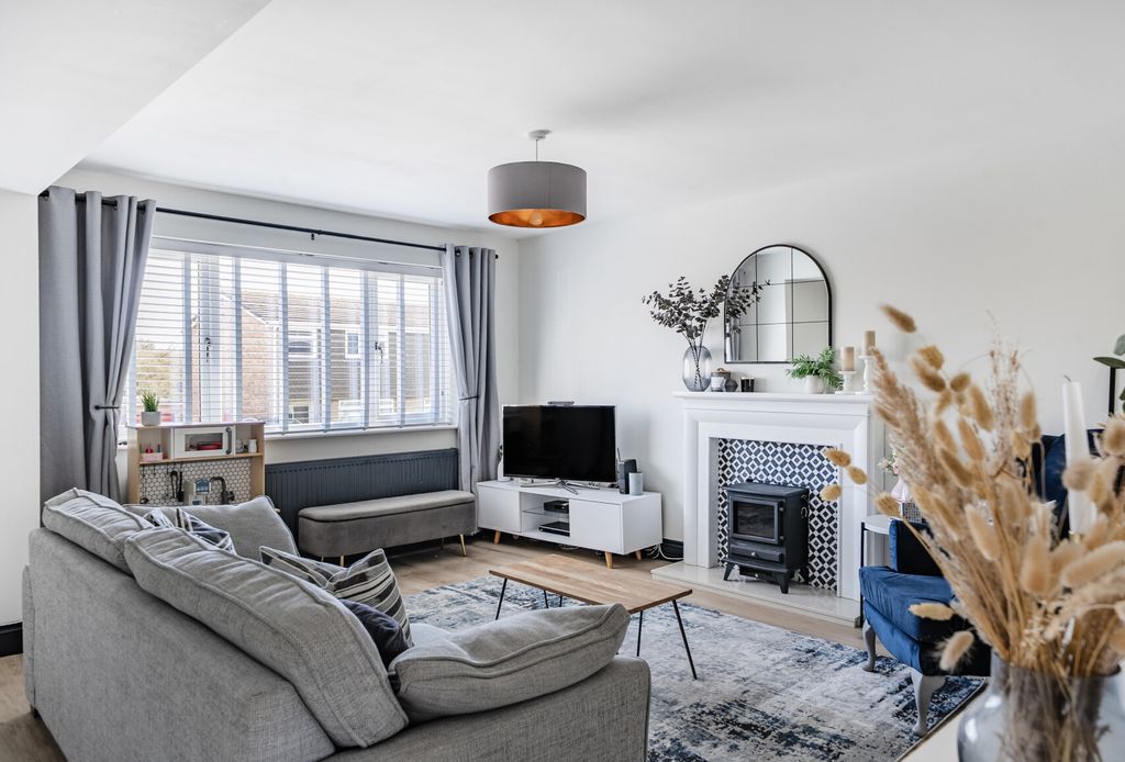 Property photo 3 of 23 1439689-9-69d2760...