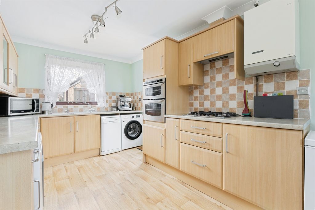 Property photo 2 of 17