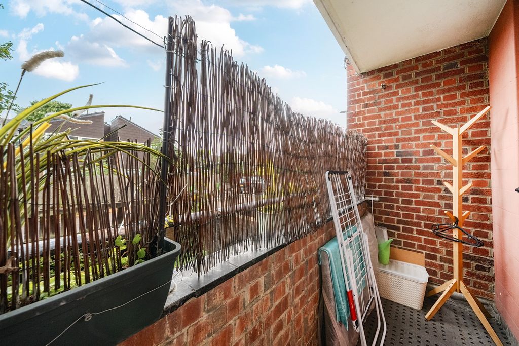 Property photo 2 of 11 4392313