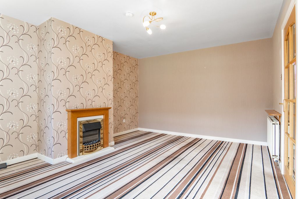 Property photo 2 of 36