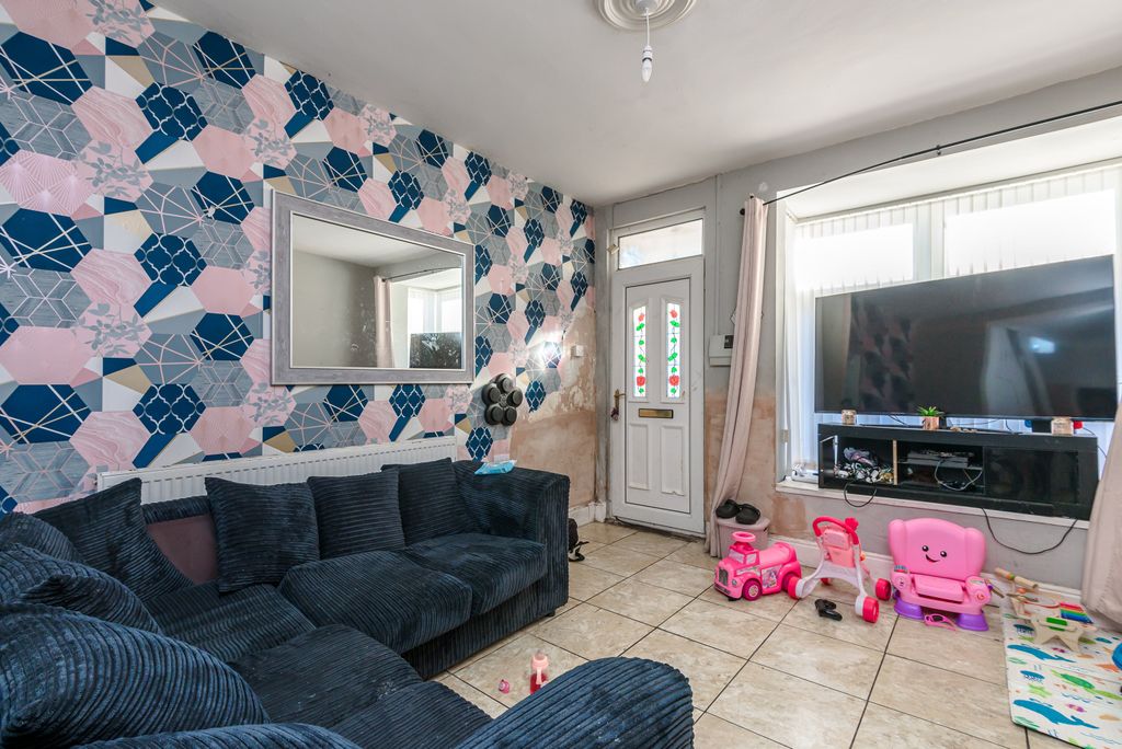 Property photo 3 of 14