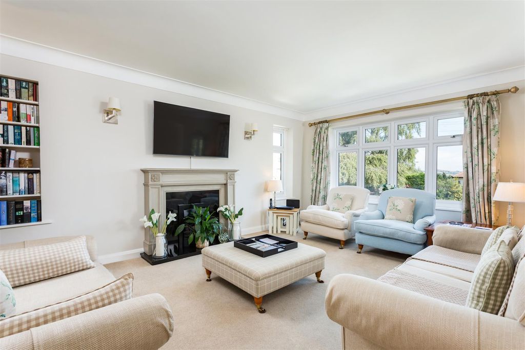 Property photo 2 of 35 5 Creskeld Gardens-21.Jpg