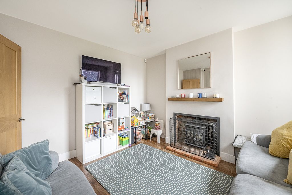 Property photo 1 of 17