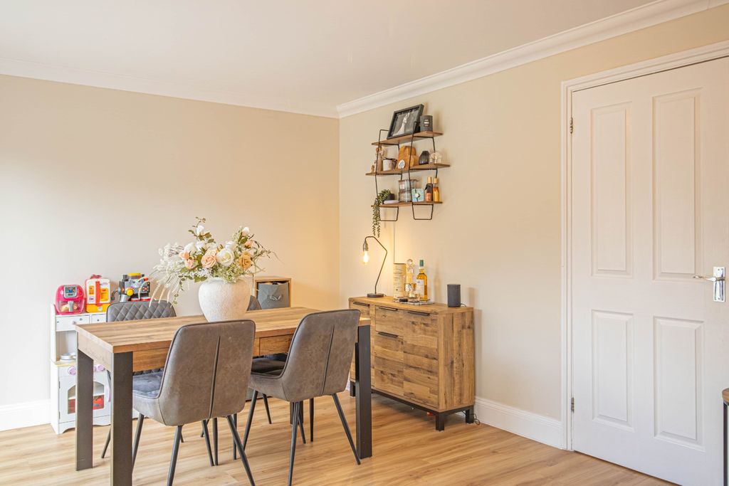Property photo 2 of 20 5490663