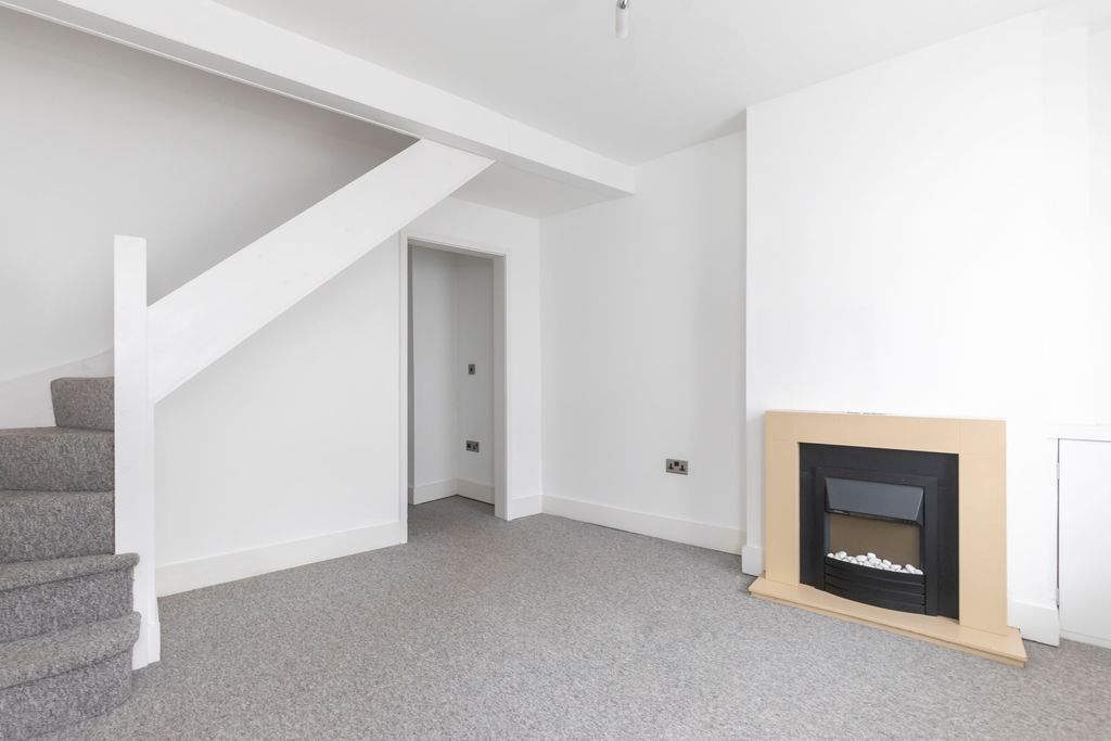 Property photo 3 of 11 21 Bloomsbury Street-06