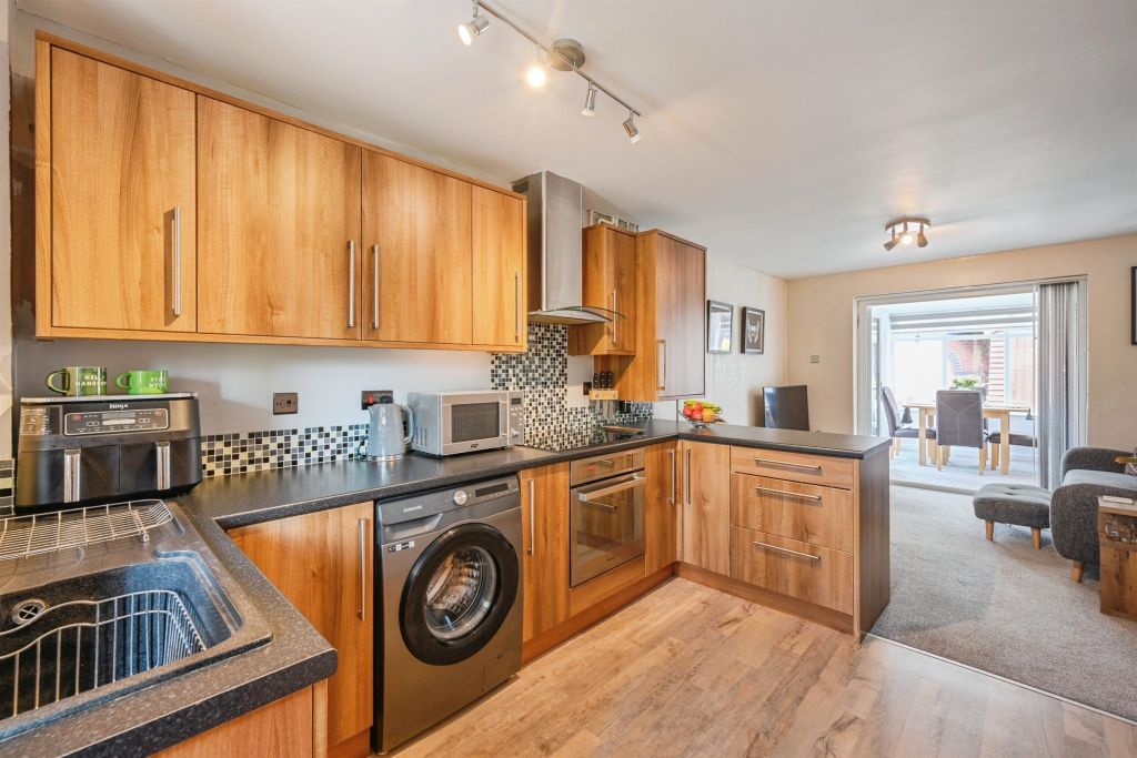 Property photo 2 of 17