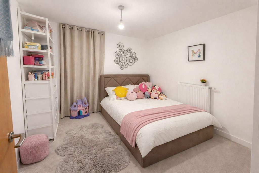 Property photo 3 of 7