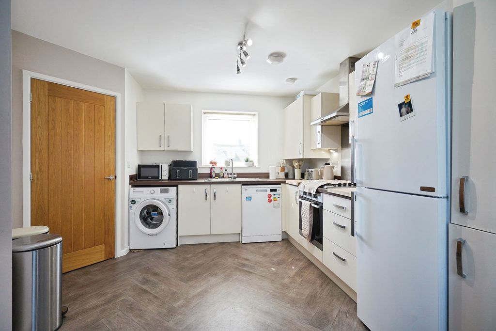 Property photo 2 of 17 Kitchen/Diner