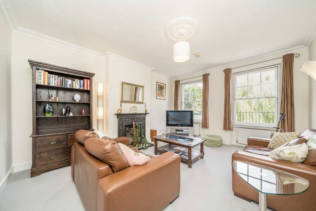 Property photo 2 of 9