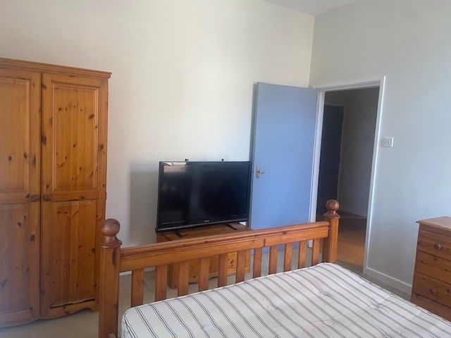 Property photo 2 of 5 Bedroom