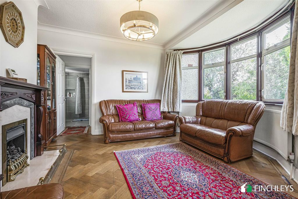 Property photo 3 of 21