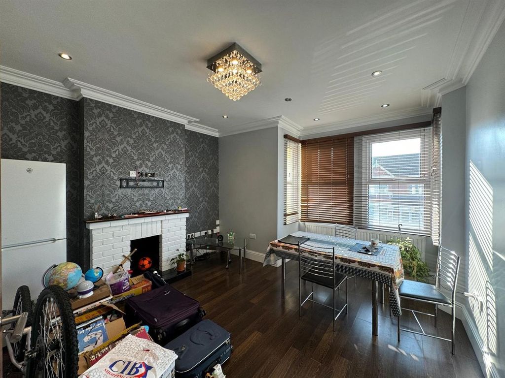 Property photo 2 of 11 5.Jpg
