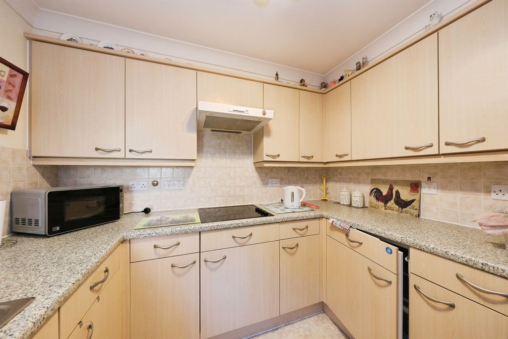 Property photo 3 of 15