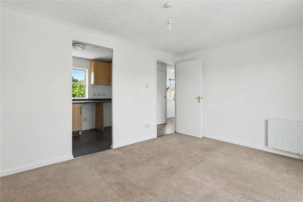 Property photo 3 of 9 Living / Dining Room