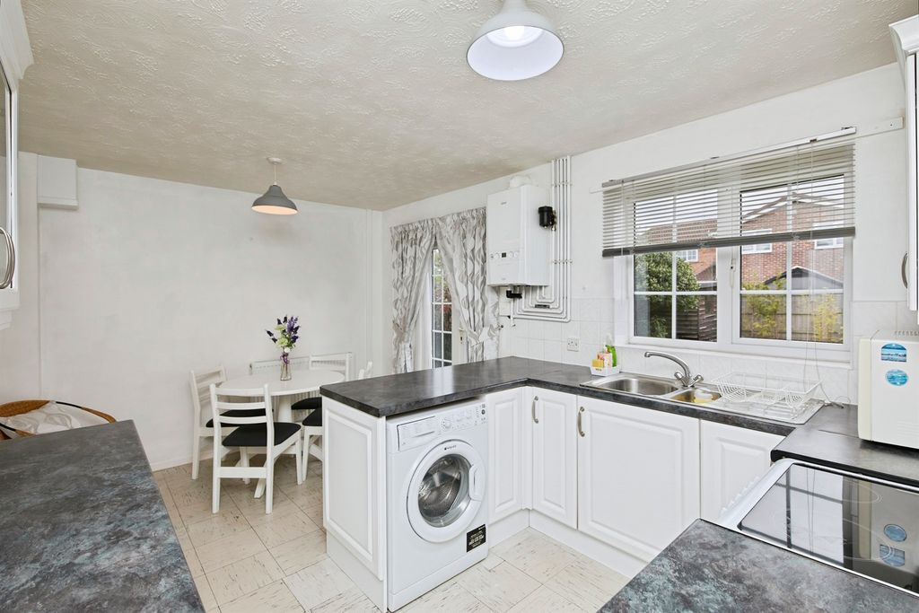 Property photo 3 of 17