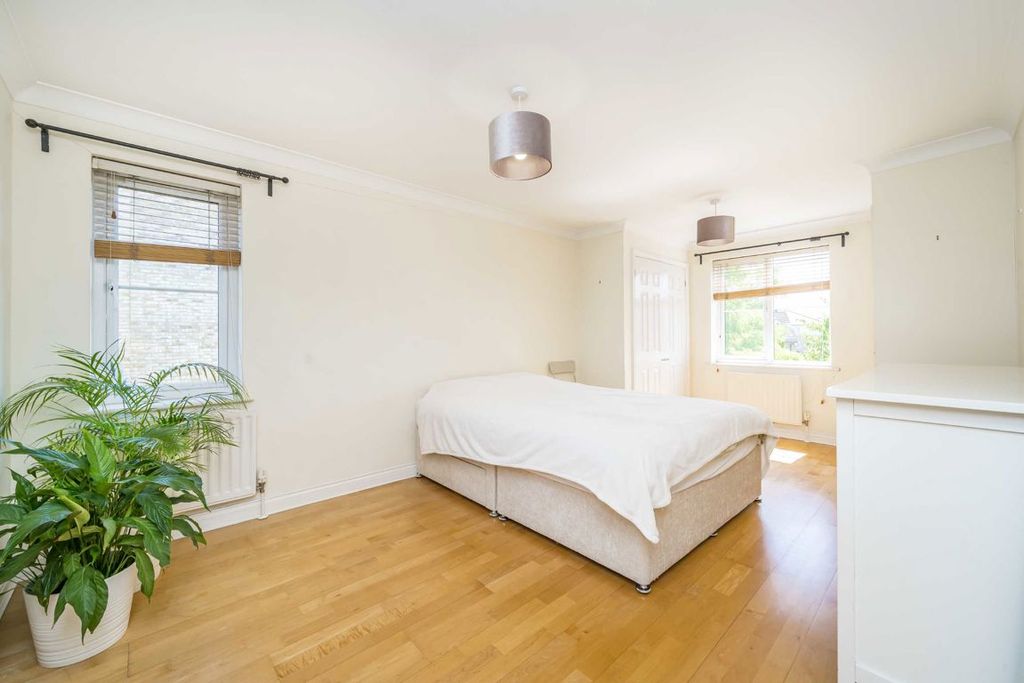 Property photo 3 of 4