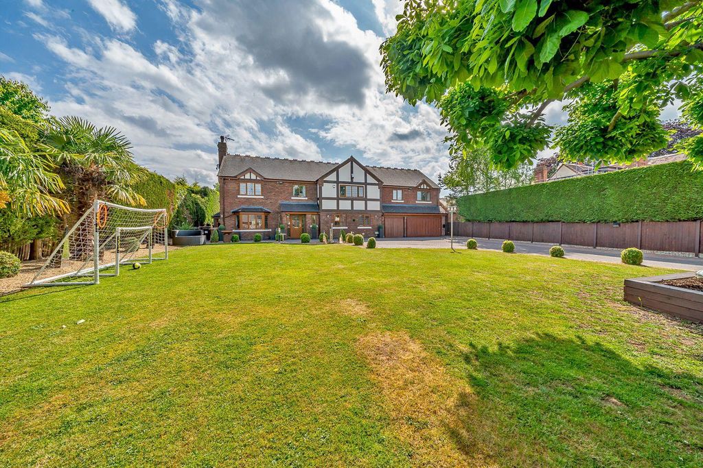 Property photo 2 of 45