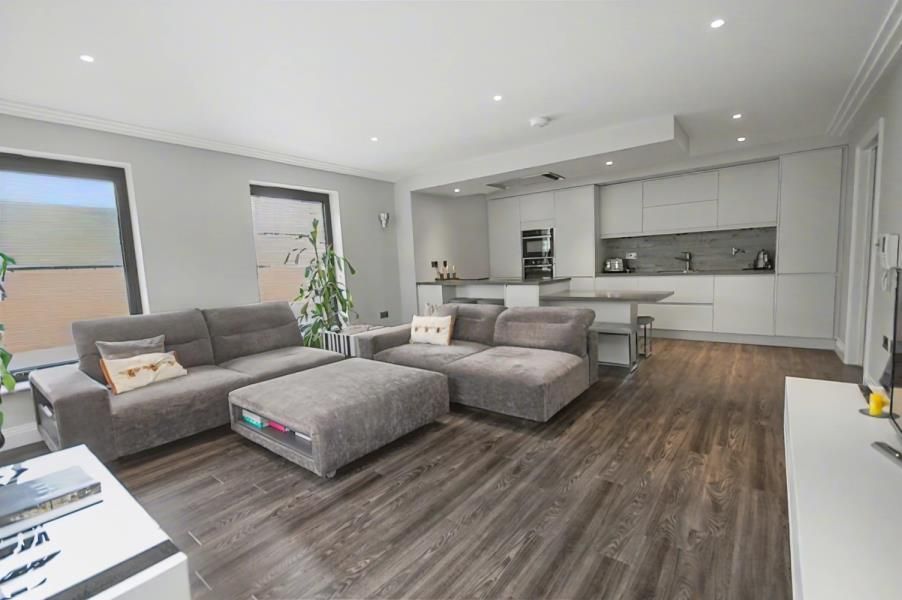 Property photo 2 of 12