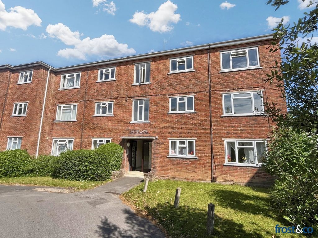 Property photo 1 of 12 Westbury Court