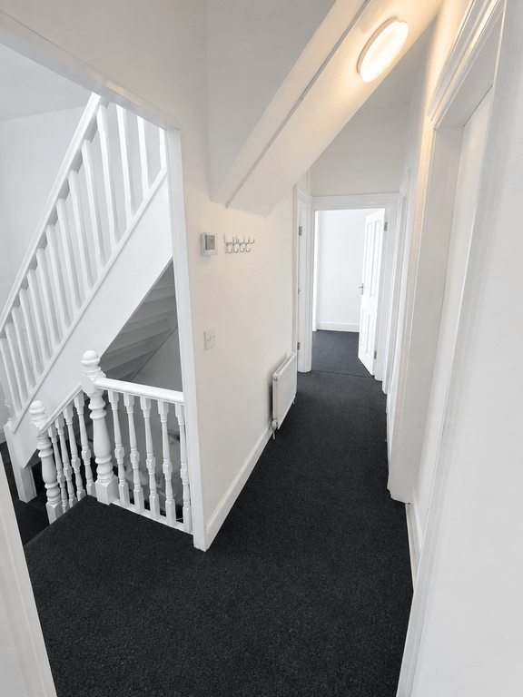 Property photo 3 of 8 30Ed3d63-6766-48A1-8002-931Ea2d2E49F