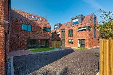 Property photo 2 of 31