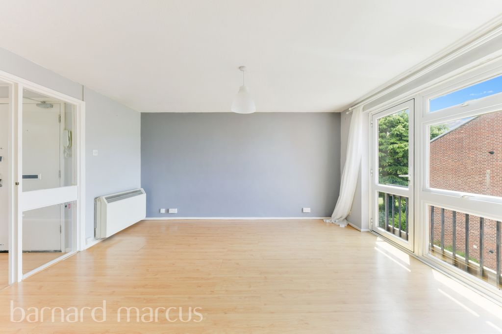 Property photo 3 of 8 Living Room