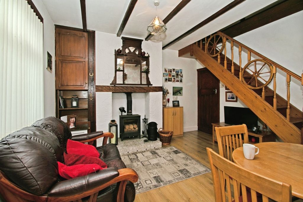 Property photo 3 of 46 Dining Room