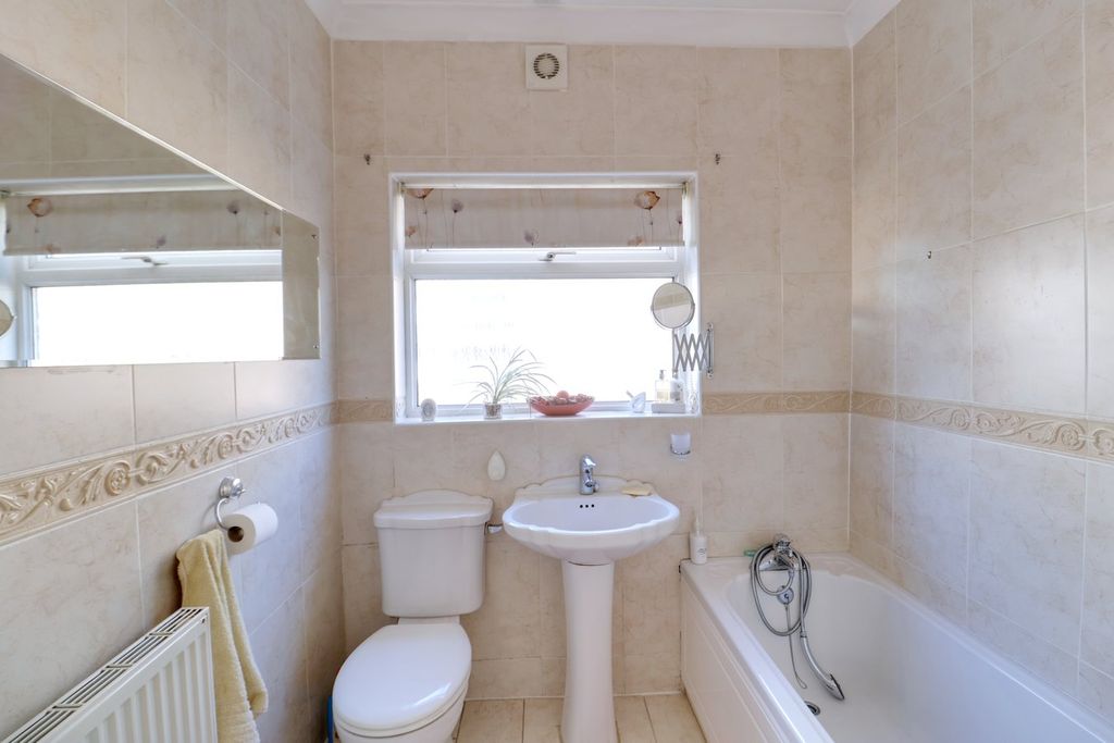 Additional image 16 of 2 bed detached bungalow for saleUpminster Road North, Rainham RM13