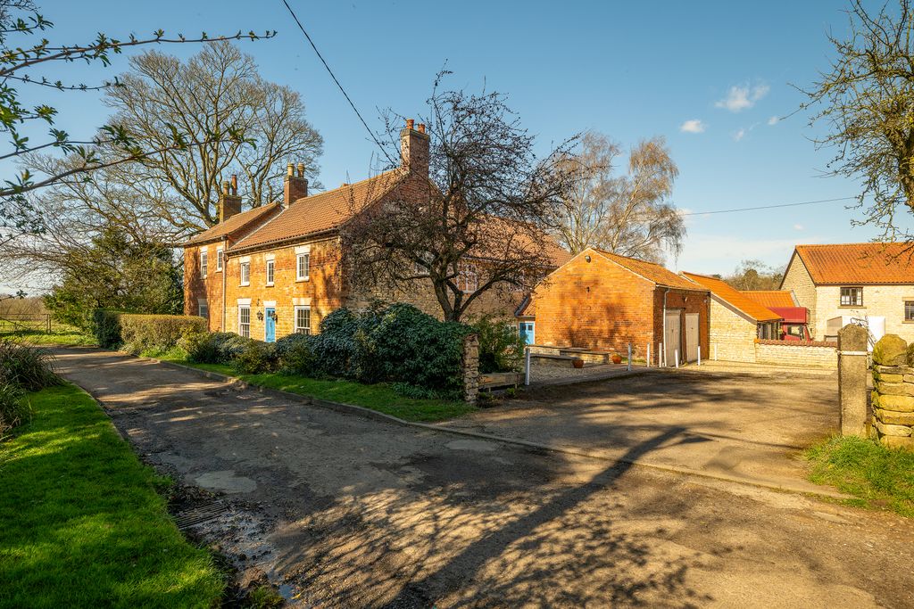 Property photo 1 of 54