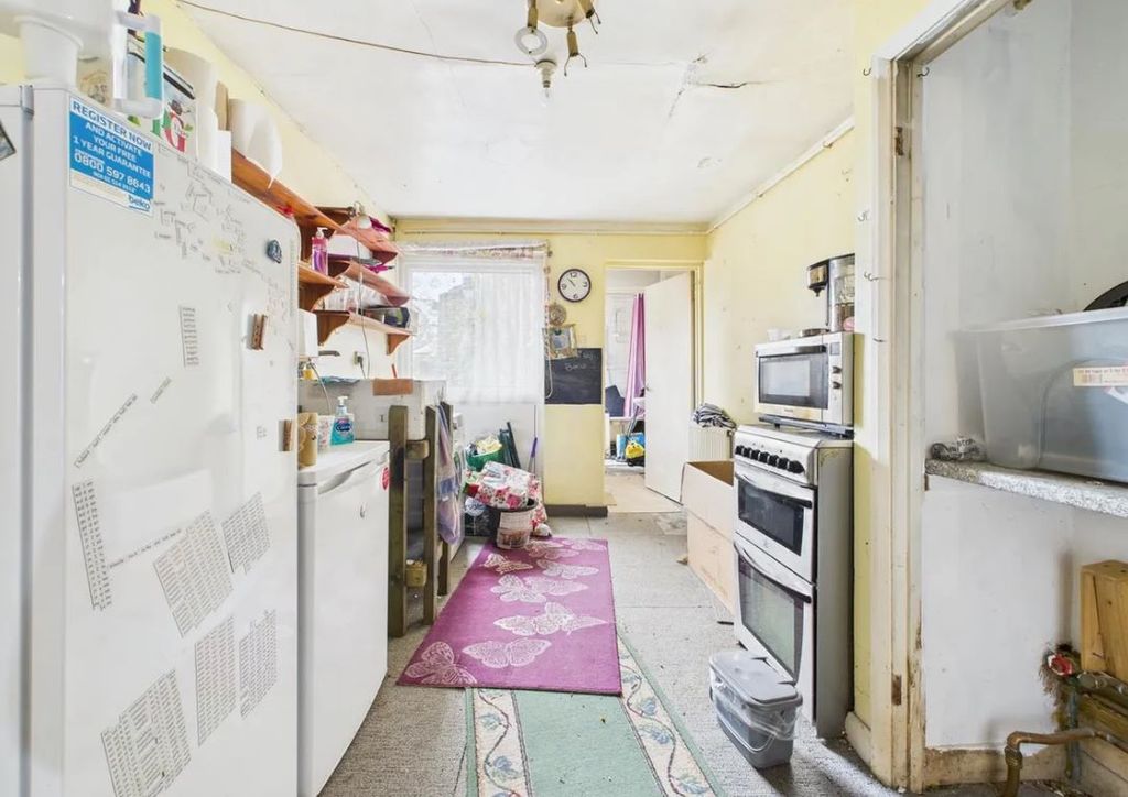 Property photo 3 of 20