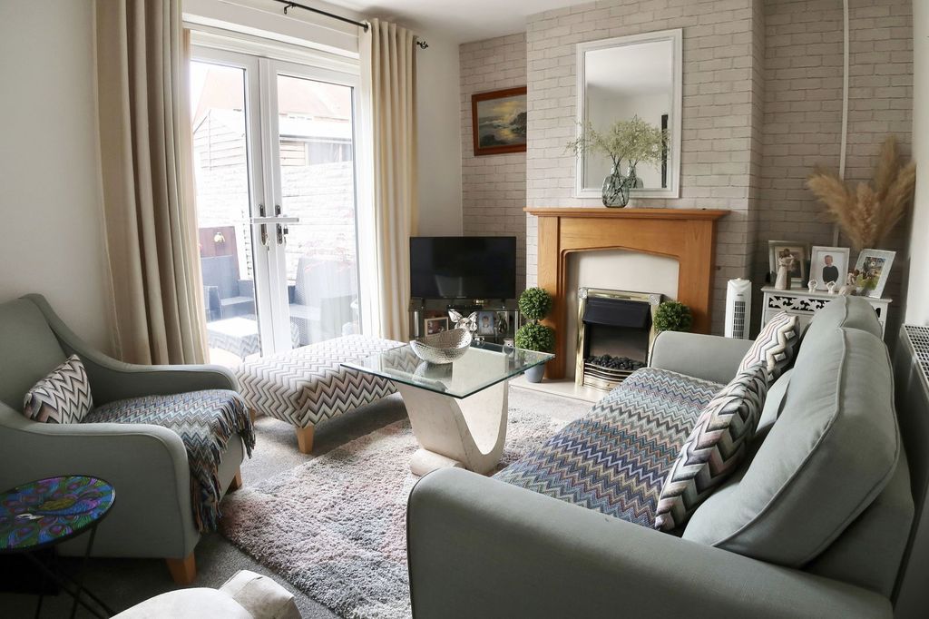 Property photo 2 of 13