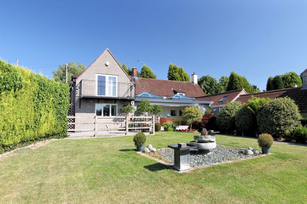 Property photo 2 of 19