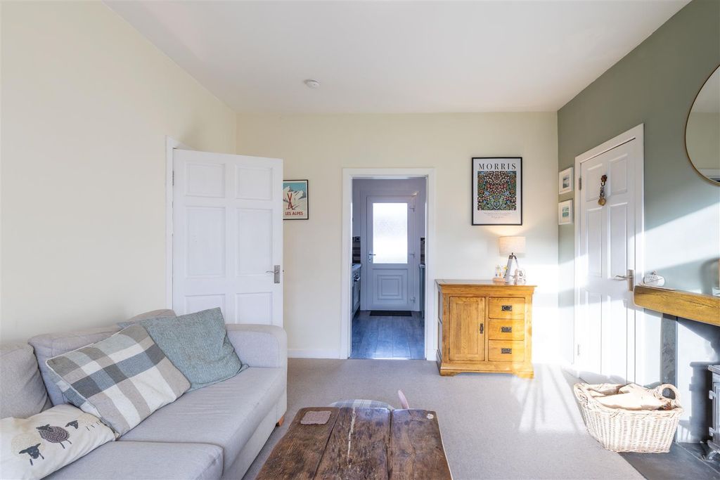 Property photo 3 of 20 S003.Jpg