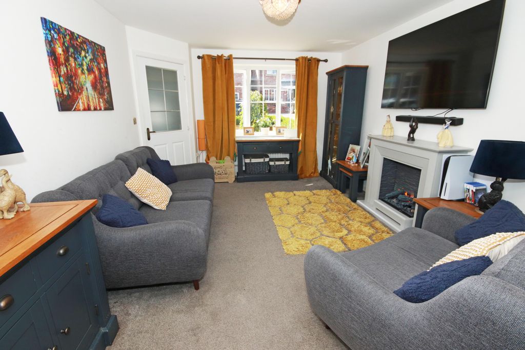 Property photo 2 of 23
