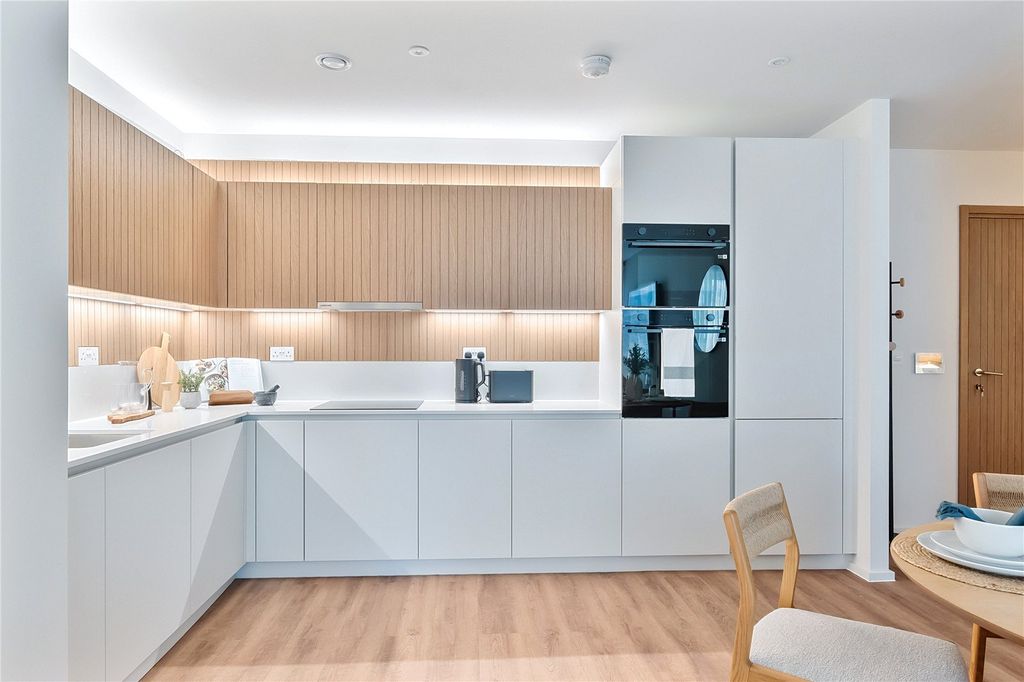 Property photo 2 of 9 Picture No. 30