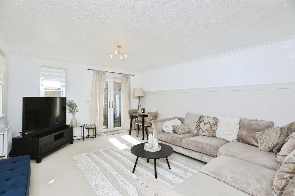 Property photo 1 of 17 Pbox-Img.Jpg