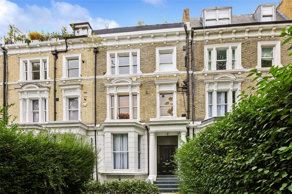 Property photo 2 of 11 Exterior