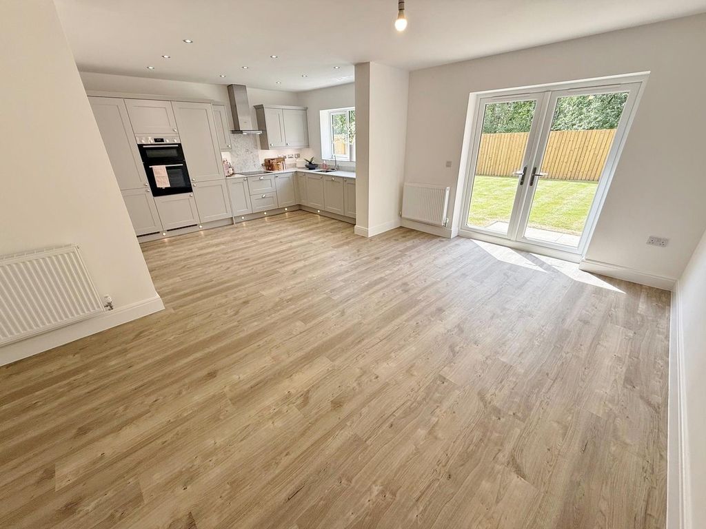 Property photo 2 of 16 Living Dining Kitchen