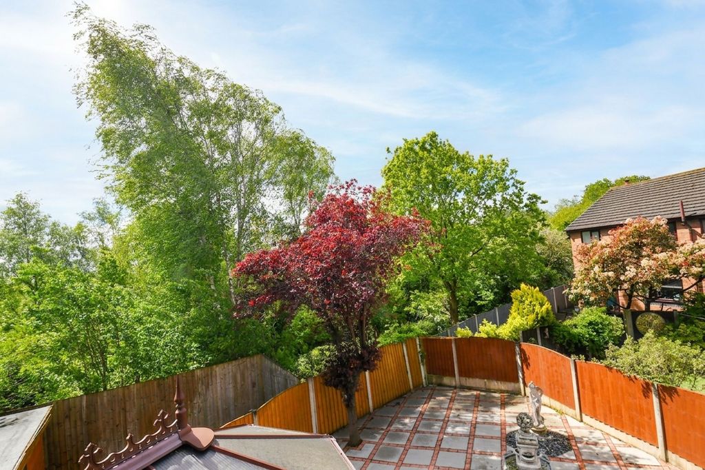 Property photo 2 of 23