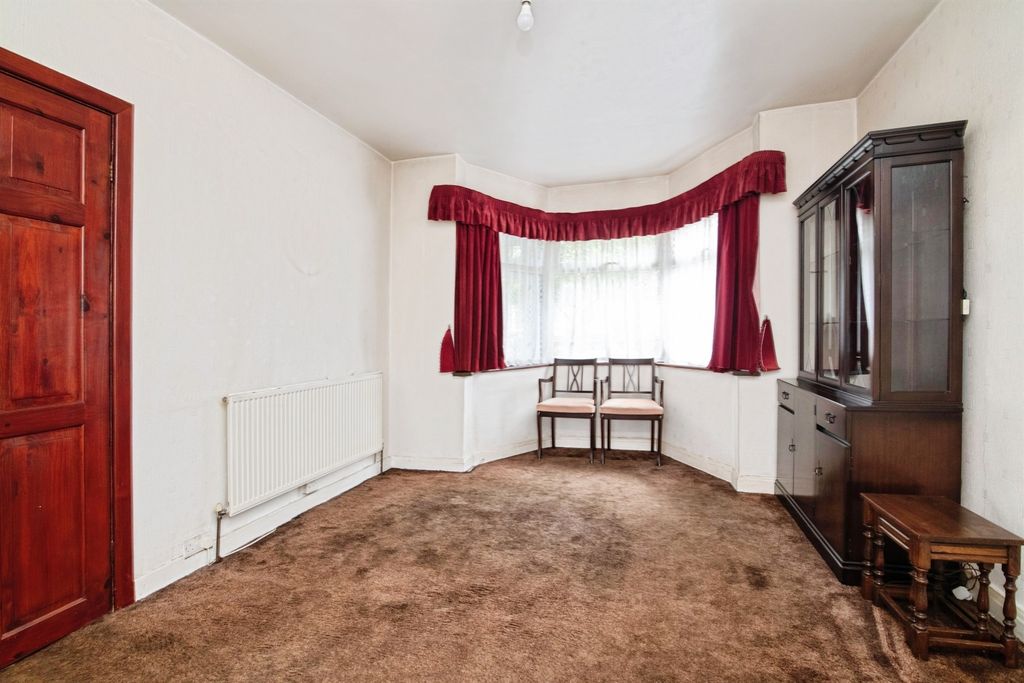 Property photo 2 of 23