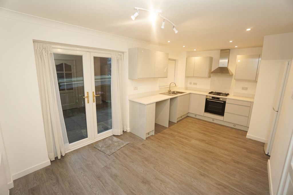 Property photo 2 of 10 Photo 2