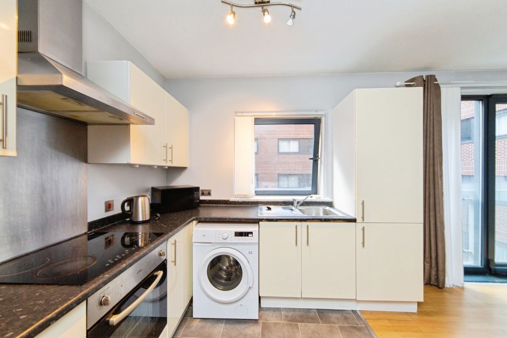 Property photo 3 of 20 Pbox-Img.Jpg