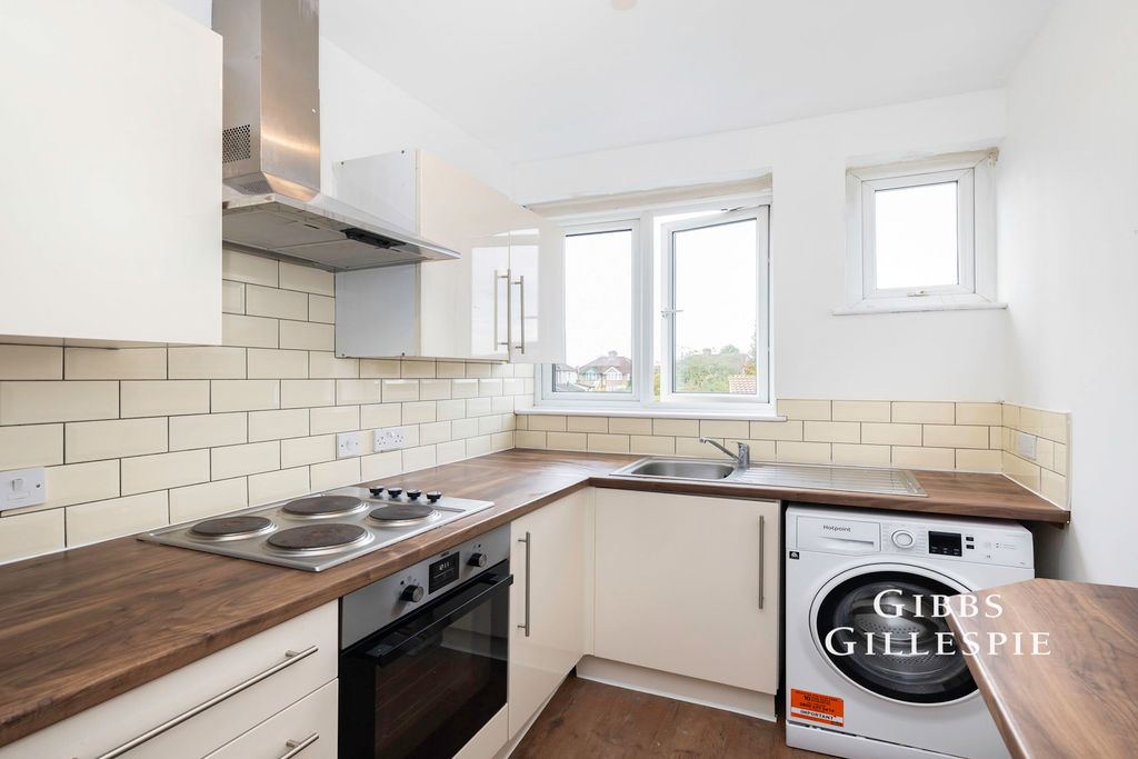 Property photo 2 of 10 Photo