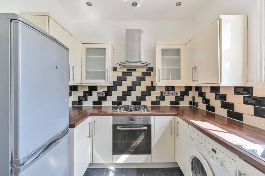 Property photo 3 of 12