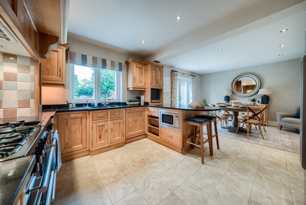 Property photo 2 of 26 Xt5A2046-Hdr(3)